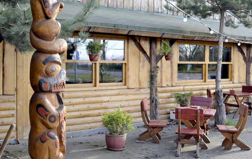Restaurant A Penzion Steak Station Pardubice Dış mekan fotoğraf